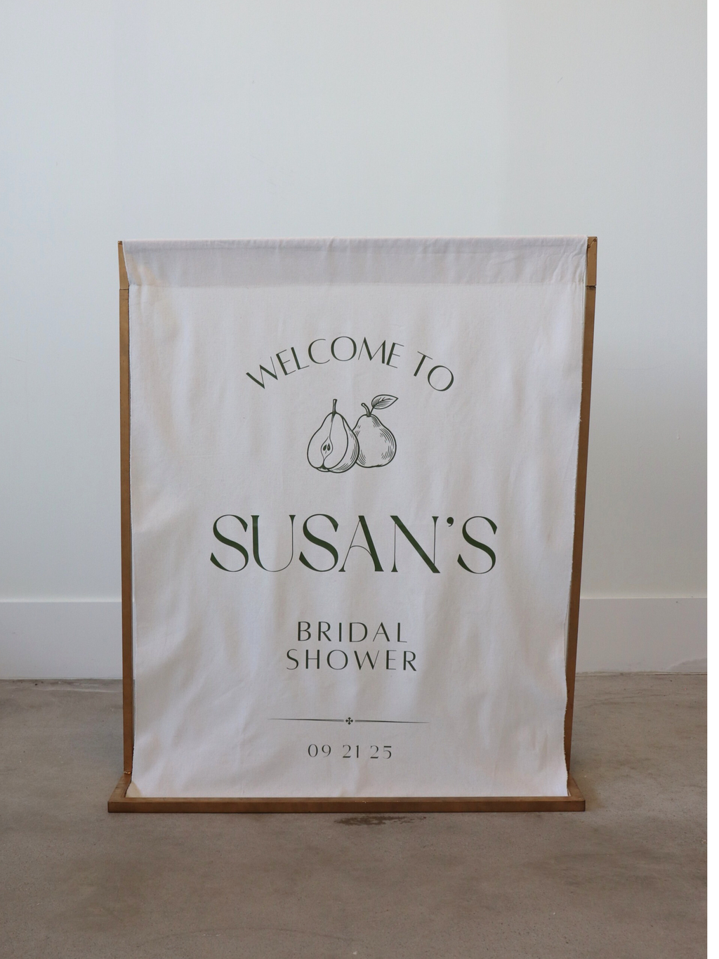 Bridal shower welcome sign with 'Welcome to Susan's Bridal Shower' text on a white background